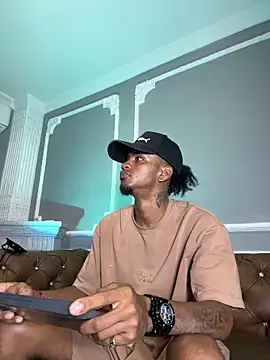 AaronCruz  online show from 01.14.25