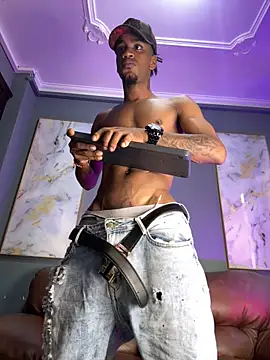 AaronCruz  online show from 01.17.25