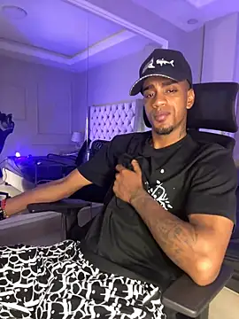 AaronCruz  online show from 02.08.25