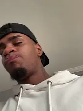 AaronCruz  online show from 03.10.25