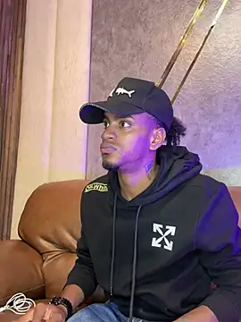 AaronCruz  online show from 03.12.25