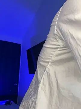 AaronCruz  online show from 10.01.25