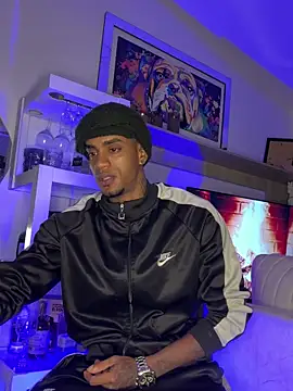 AaronCruz  online show from 10.09.25