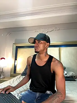 AaronCruz  online show from 12.02.25