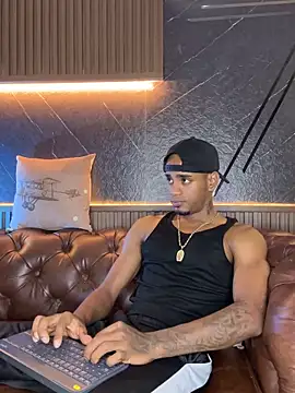 AaronCruz  online show from 02.11.26