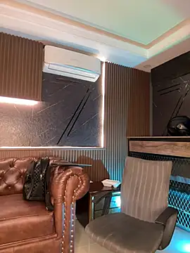 AaronCruz  online show from 03.21.26