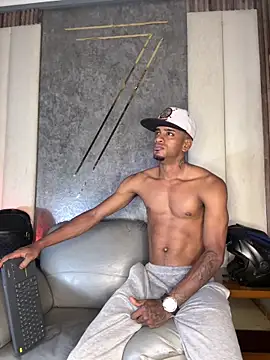 Snapshot of AaronCruz_ chatting on 05.19.26 AaronCruz online show from 05.19.26