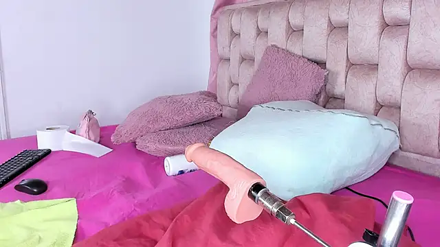 Roxy-Smith online show from 04.19.26