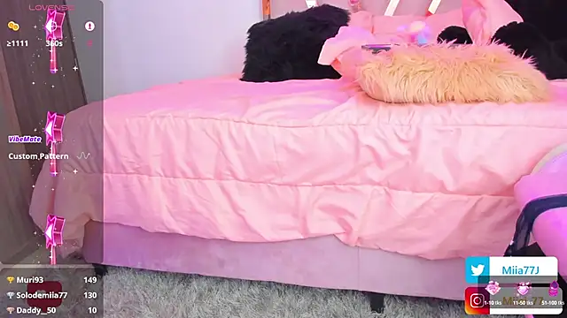 Snapshot of Miia77_ chatting on 12.22.24 Miia77  online show from 12.22.24