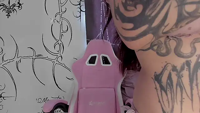 Snapshot of AlyRoses chatting on 07.01.26 AlyRoses online show from 07.01.26