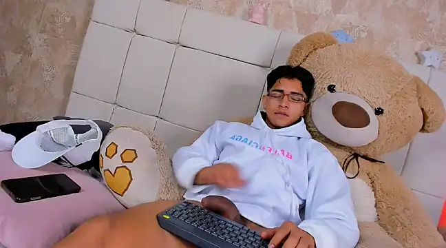 Snapshot of Muichiro_tokito1 chatting on 12.23.24 Muichiro tokito1 online show from 12.23.24