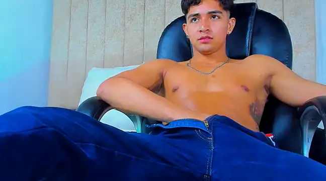 Snapshot of Muichiro_tokito1 chatting on 02.27.25 Muichiro tokito1 online show from 02.27.25