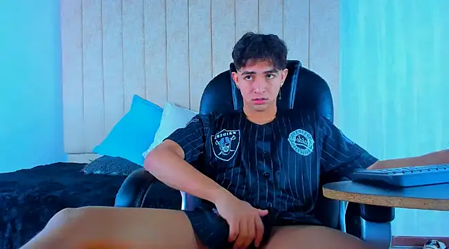 Snapshot of Muichiro_tokito1 chatting on 03.17.25 Muichiro tokito1 online show from 03.17.25