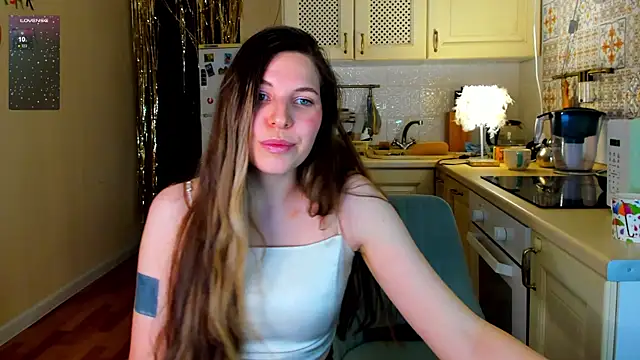 Snapshot of Annie_aww chatting on 12.22.24 Annie aww online show from 12.22.24