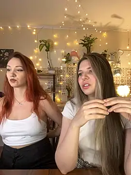 Snapshot of Annie_aww chatting on 03.04.25 Annie aww online show from 03.04.25