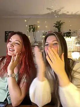 Snapshot of Annie_aww chatting on 03.08.25 Annie aww online show from 03.08.25