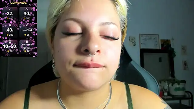 Snapshot of sammymoon chatting on 06.28.26 sammymoon online show from 06.28.26
