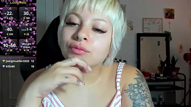 Snapshot of sammymoon chatting on 06.30.26 sammymoon online show from 06.30.26
