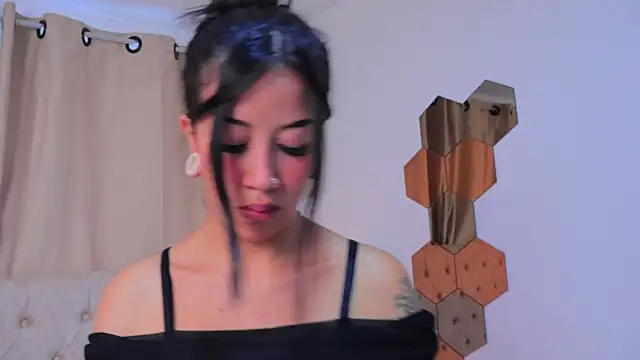 JulessCornett online show from 01.11.25