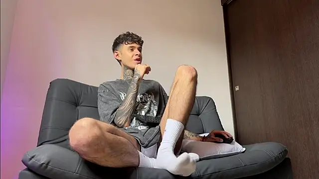 Saturno v online show from 03.11.25