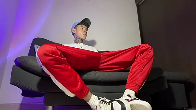 Saturno v online show from 03.14.25