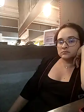 Snapshot of WasabiiiiiiChan24 chatting on 10.18.25 WasabiiiiiiChan24 online show from 10.18.25