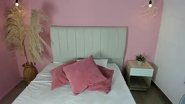 escarleth   online show from 02.26.26