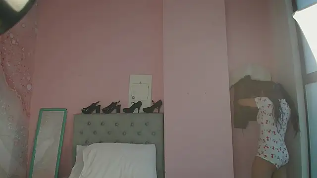 soyzarahtorres online show from 01.12.25