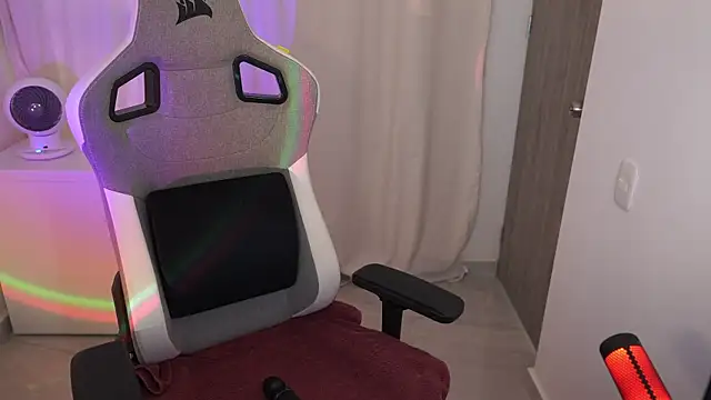 anyacutex online show from 09.30.25