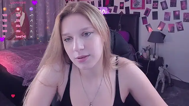 KarambaMoon online show from 10.04.25