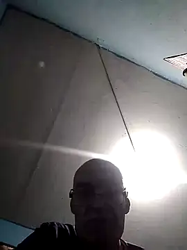 hugosafado333 online show from 02.02.25