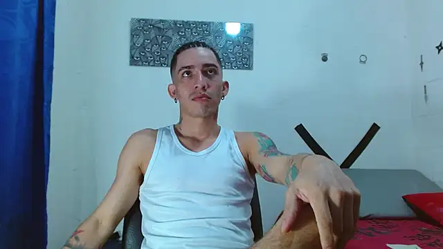 Snapshot of targuerian22 chatting on 01.14.25 targuerian22 online show from 01.14.25