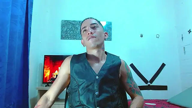 Snapshot of targuerian22 chatting on 01.16.25 targuerian22 online show from 01.16.25