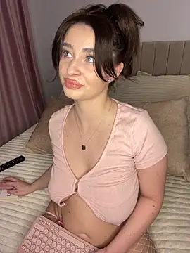 Snapshot of GraceCarther chatting on 10.30.25 GraceCarther online show from 10.30.25