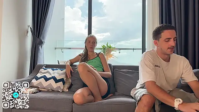 Snapshot of Flying-Dutchmana chatting on 09.22.25 Flying-Dutchmana online show from 09.22.25