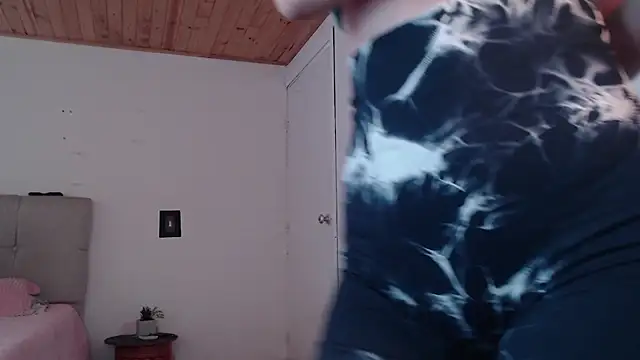 Emilyswan04 online show from 01.10.25