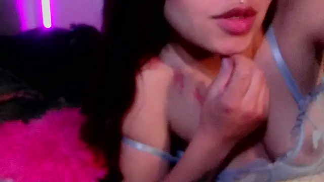 Emilyswan04 online show from 03.14.25