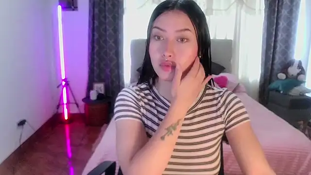 Emilyswan04 online show from 03.21.25