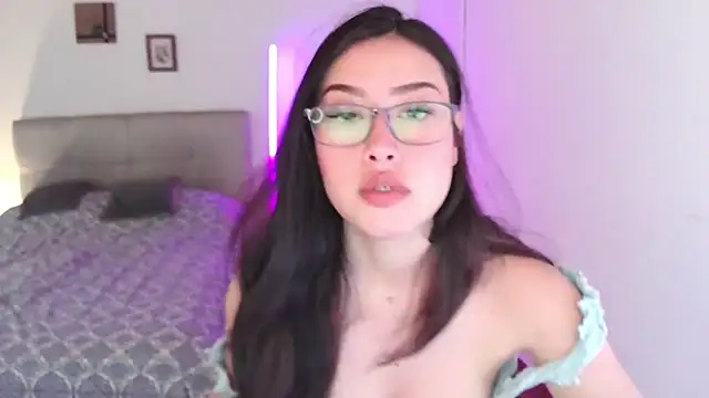 Emilyswan04 online show from 09.24.25