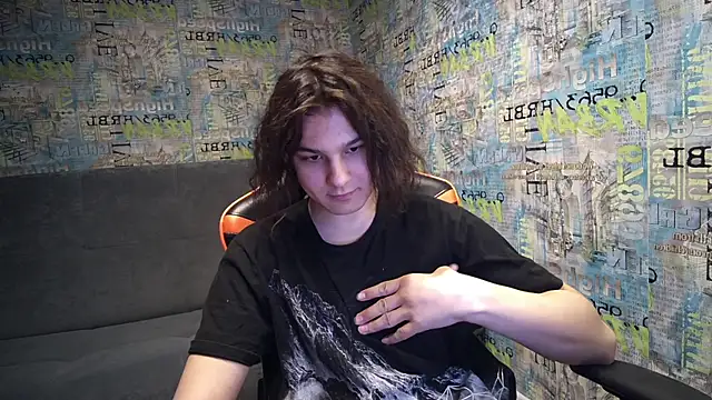 Snapshot of sweet_lucifer666 chatting on 03.17.25 sweet lucifer666 online show from 03.17.25