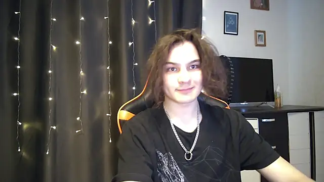 Snapshot of sweet_lucifer666 chatting on 03.19.25 sweet lucifer666 online show from 03.19.25