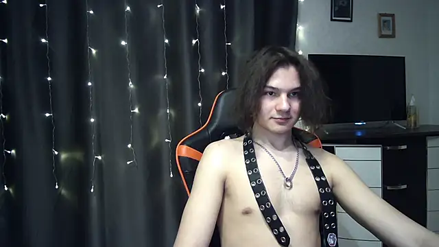 Snapshot of sweet_lucifer666 chatting on 03.19.25 sweet lucifer666 online show from 03.19.25