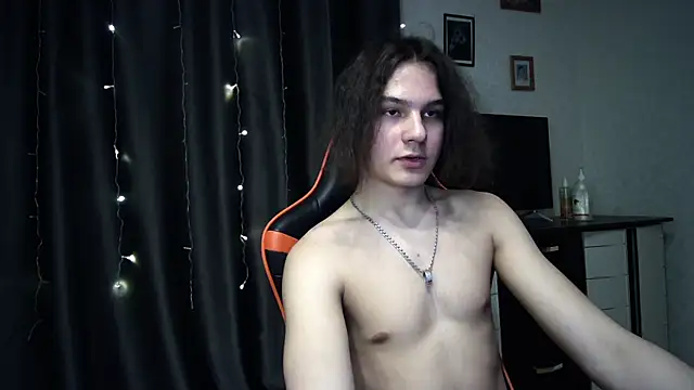 Snapshot of sweet_lucifer666 chatting on 03.21.25 sweet lucifer666 online show from 03.21.25