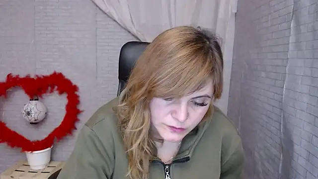 DaniellaKiss online show from 02.20.25