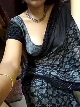 Snapshot of Roja-Telugu777 chatting on 02.13.25 Roja-Telugu777 online show from 02.13.25