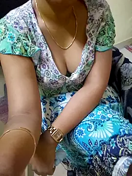 Snapshot of Roja-Telugu777 chatting on 03.10.25 Roja-Telugu777 online show from 03.10.25