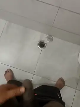 Snapshot of Gururonny07 chatting on 10.30.25 Gururonny07 online show from 10.30.25