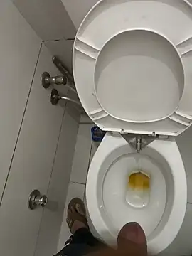 Snapshot of Gururonny07 chatting on 12.15.25 Gururonny07 online show from 12.15.25