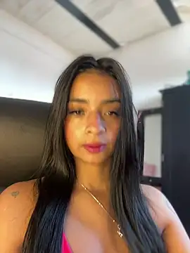 Laura fernandezII online show from 02.05.25