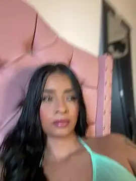 Laura fernandezII online show from 03.04.25